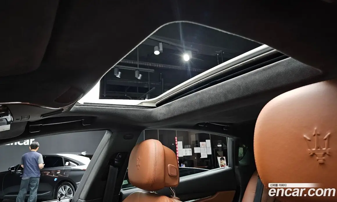 Maserati Quattroporte 2014 3.0 автомат (гидро), фото 19 Maserati Quattroporte 2014 3.0 автомат (гидро), фото 19
