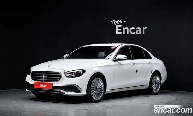 Mercedes-Benz E-Class 2022 2.0 автомат (гидро), миниатюра 1 Mercedes-Benz E-Class 2022 2.0 автомат (гидро), миниатюра 1