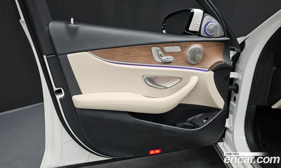 Mercedes-Benz E-Class 2022 2.0 автомат (гидро), фото 14 Mercedes-Benz E-Class 2022 2.0 автомат (гидро), фото 14