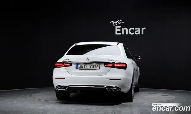Mercedes-Benz E-Class 2022 2.0 автомат (гидро), миниатюра 4 Mercedes-Benz E-Class 2022 2.0 автомат (гидро), миниатюра 4