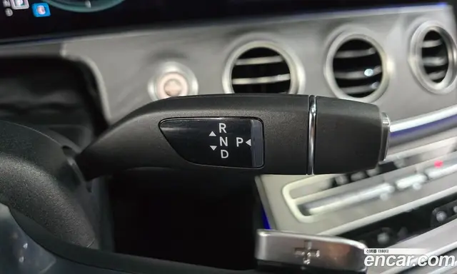 Mercedes-Benz E-Class 2022 2.0 автомат (гидро), миниатюра 12