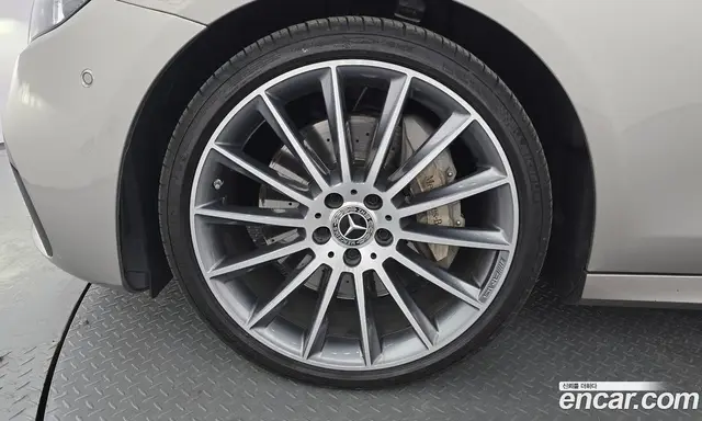 Mercedes-Benz E-Class 2022 2.0 автомат (гидро), миниатюра 5 Mercedes-Benz E-Class 2022 2.0 автомат (гидро), миниатюра 5