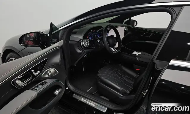 Mercedes-Benz EQS 2023 0.3 автомат (гидро), миниатюра 12