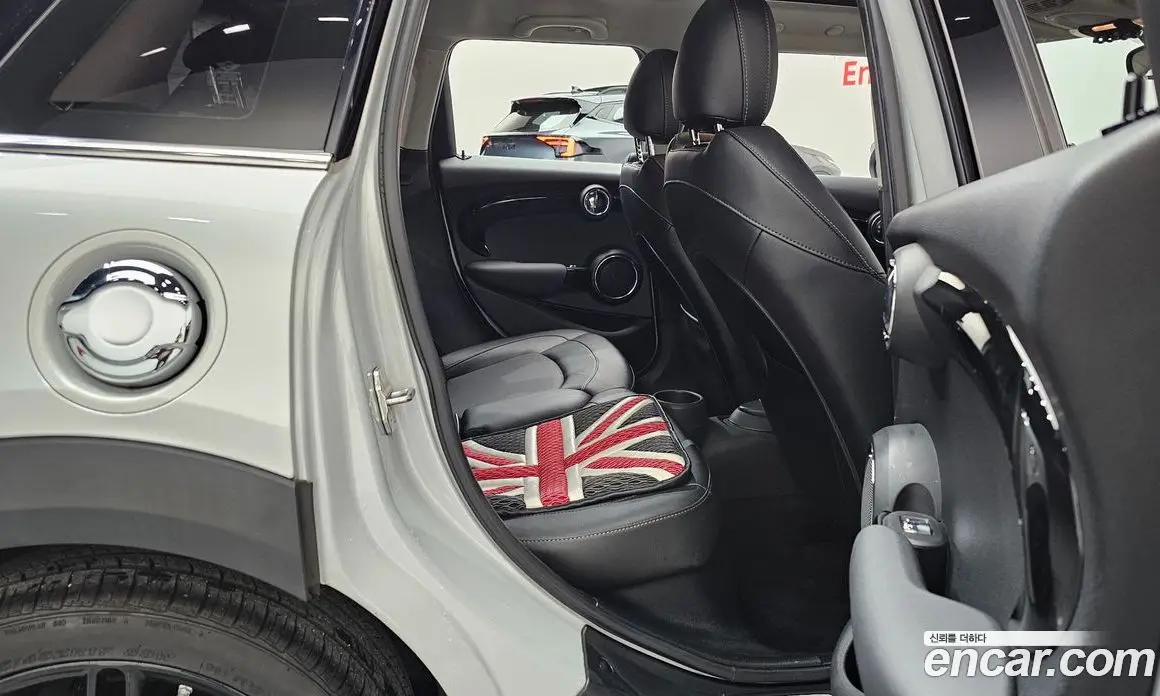 Mini Cooper 2016 2.0 автомат (гидро), фото 11 Mini Cooper 2016 2.0 автомат (гидро), фото 11