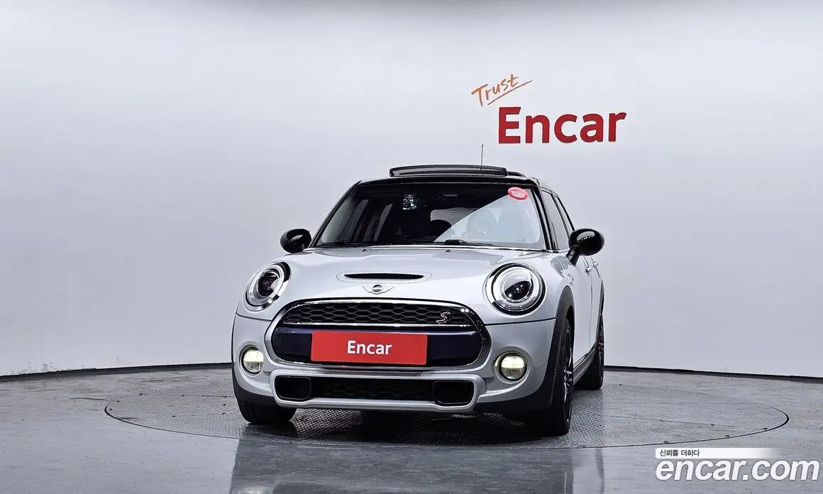 Mini Cooper 2016 2.0 автомат (гидро), фото 3 Mini Cooper 2016 2.0 автомат (гидро), фото 3