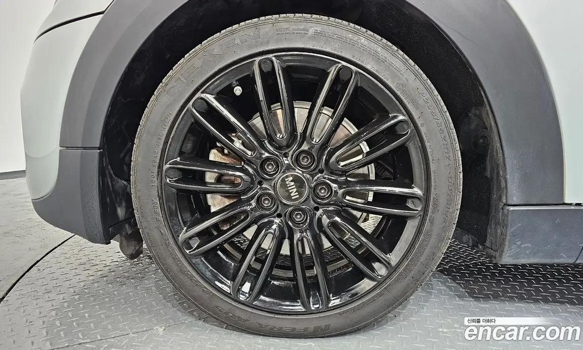 Mini Cooper 2016 2.0 автомат (гидро), фото 5 Mini Cooper 2016 2.0 автомат (гидро), фото 5