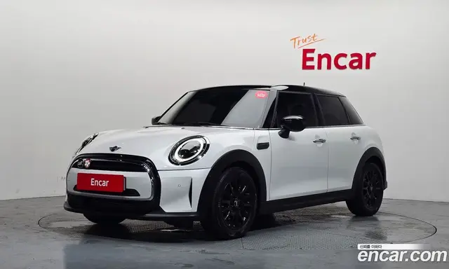 Mini Cooper 2024 1.5 автомат (гидро), миниатюра 1 Mini Cooper 2024 1.5 автомат (гидро), миниатюра 1