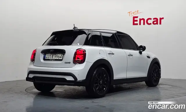 Mini Cooper 2024 1.5 автомат (гидро), миниатюра 2 Mini Cooper 2024 1.5 автомат (гидро), миниатюра 2