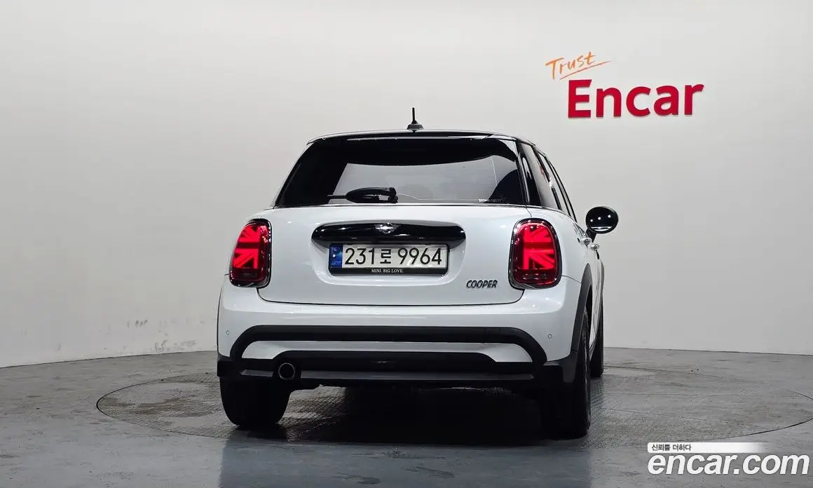 Mini Cooper 2024 1.5 автомат (гидро), фото 4 Mini Cooper 2024 1.5 автомат (гидро), фото 4