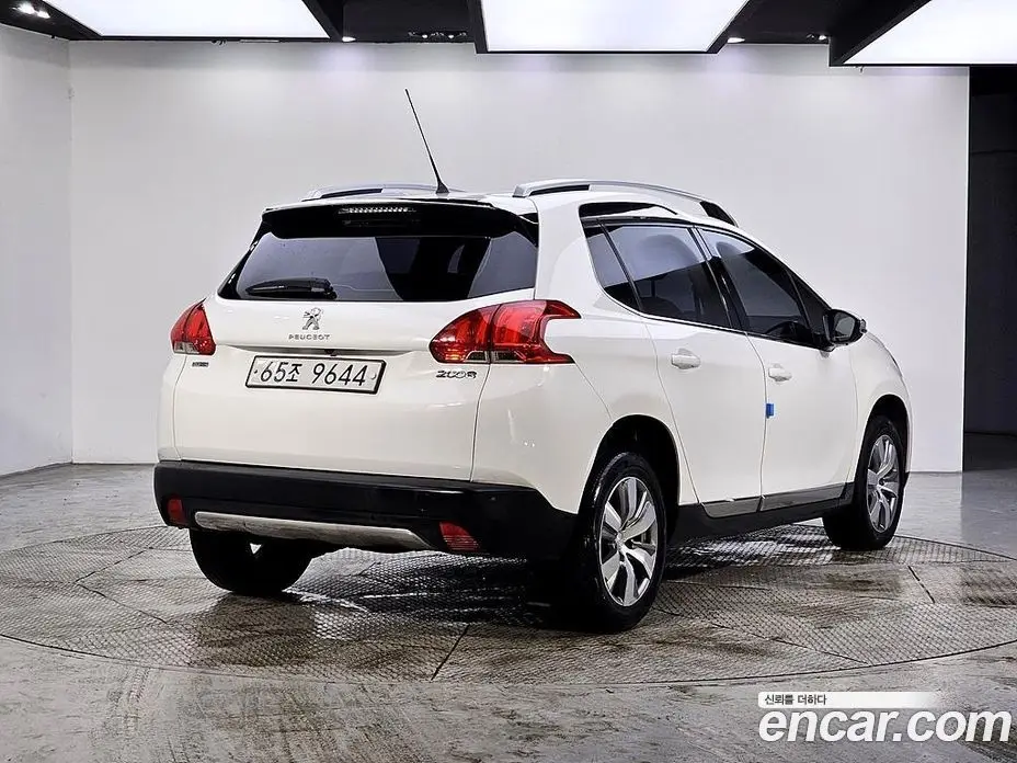 Peugeot 2008 2017 1.6 автомат (гидро), фото 4 Peugeot 2008 2017 1.6 автомат (гидро), фото 4