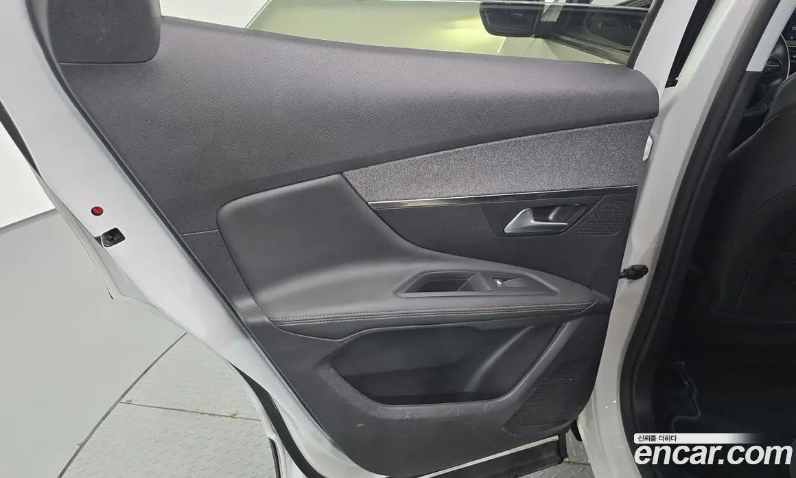 Peugeot 3008 2021 1.5 автомат (гидро), фото 15 Peugeot 3008 2021 1.5 автомат (гидро), фото 15