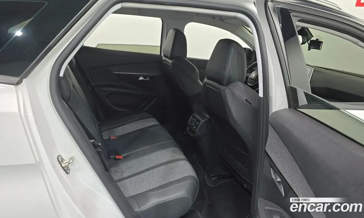 Peugeot 3008 2021 1.5 автомат (гидро), фото 17 Peugeot 3008 2021 1.5 автомат (гидро), фото 17