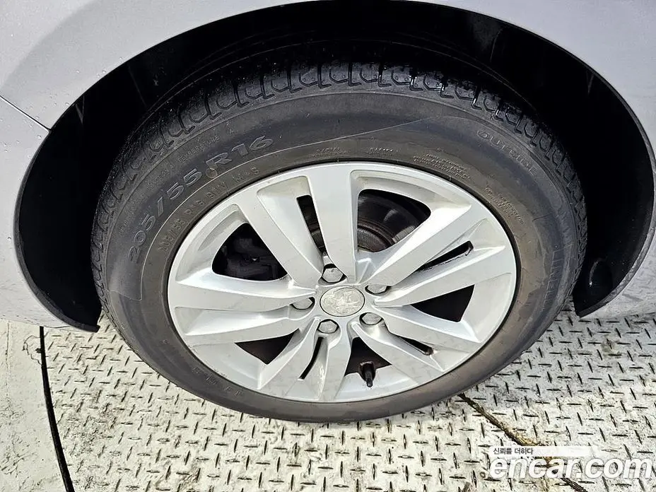 Peugeot 308 2015 1.6 автомат (гидро), фото 20