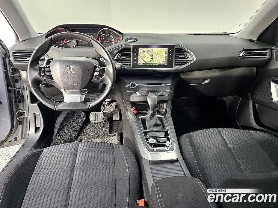 Peugeot 308 2015 1.6 автомат (гидро), фото 5