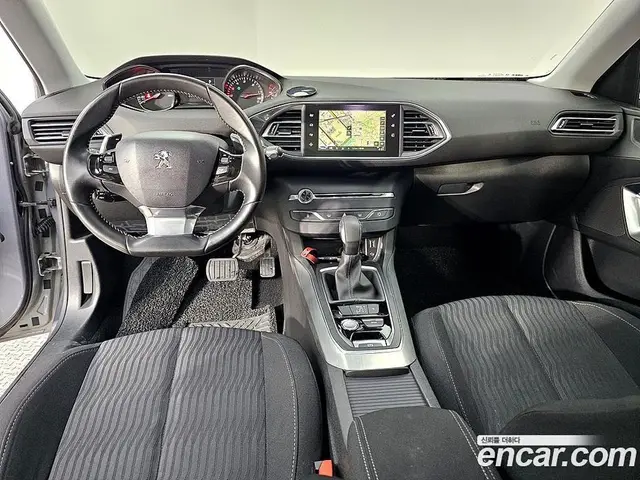 Peugeot 308 2015 1.6 автомат (гидро), миниатюра 5