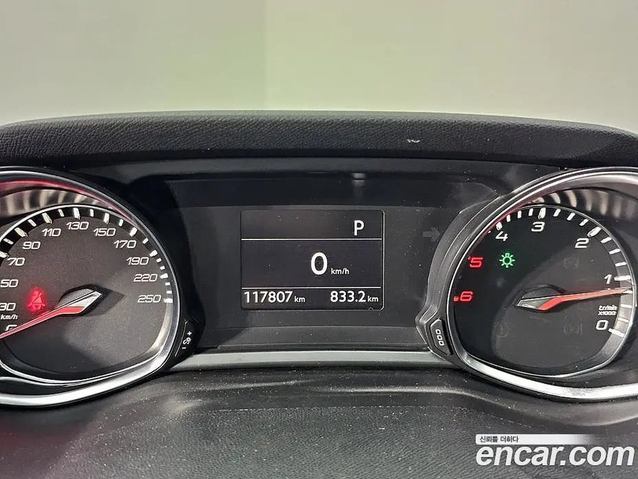 Peugeot 308 2015 1.6 автомат (гидро), фото 6