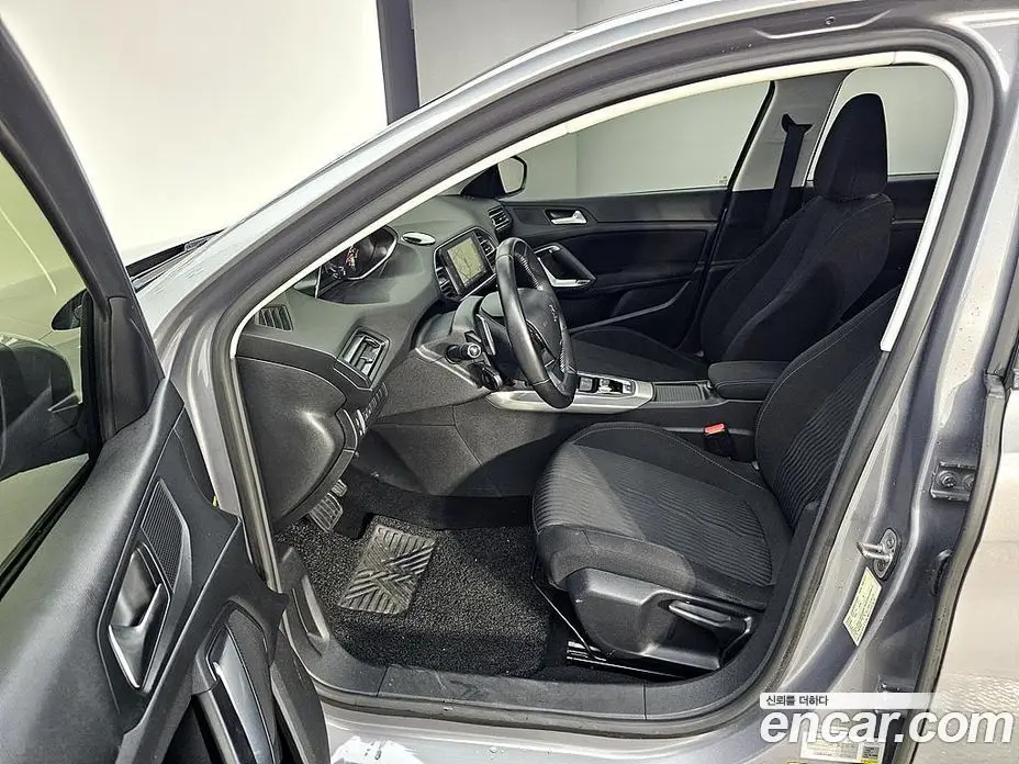 Peugeot 308 2015 1.6 автомат (гидро), фото 7