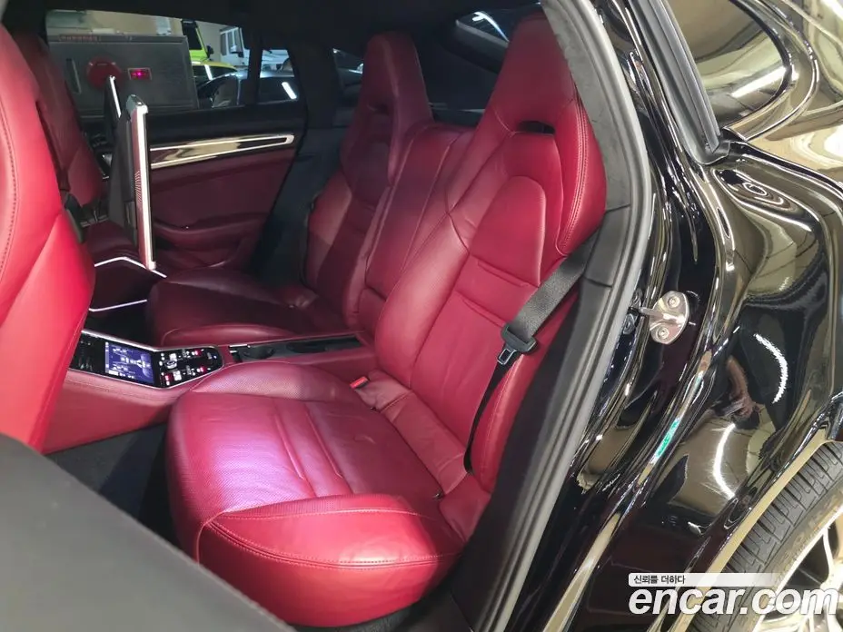 Porsche Panamera 2018 4.0 автомат (гидро), фото 18 Porsche Panamera 2018 4.0 автомат (гидро), фото 18