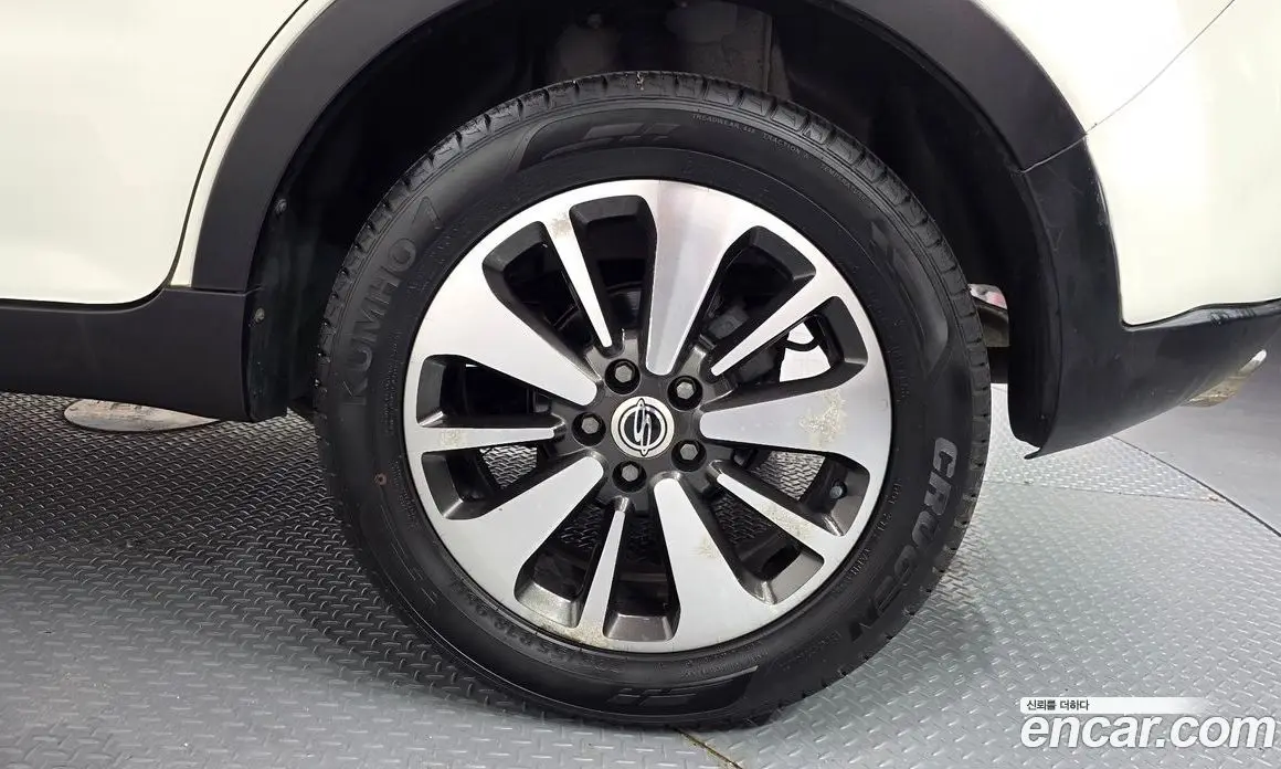 SsangYong Korando 2014 2.0 автомат (гидро), фото 7 SsangYong Korando 2014 2.0 автомат (гидро), фото 7