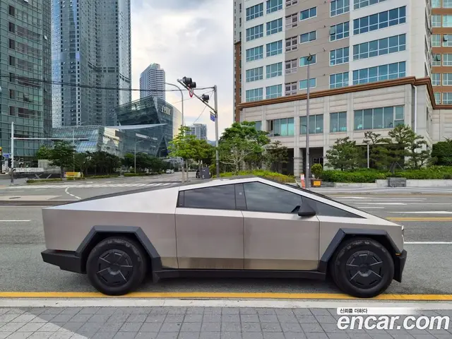 Tesla Cybertruck 2025 0.2 автомат (гидро), миниатюра 4