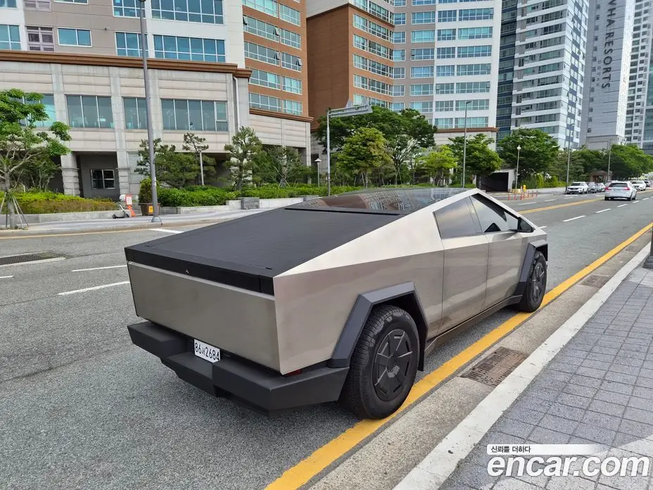 Tesla Cybertruck 2025 0.2 автомат (гидро), фото 5