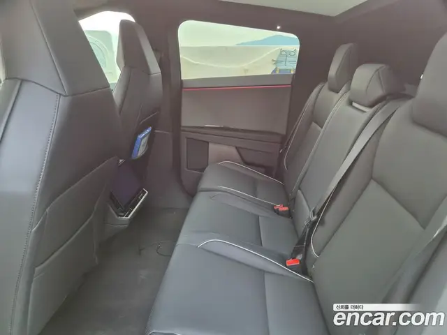 Tesla Cybertruck 2025 0.2 автомат (гидро), миниатюра 9