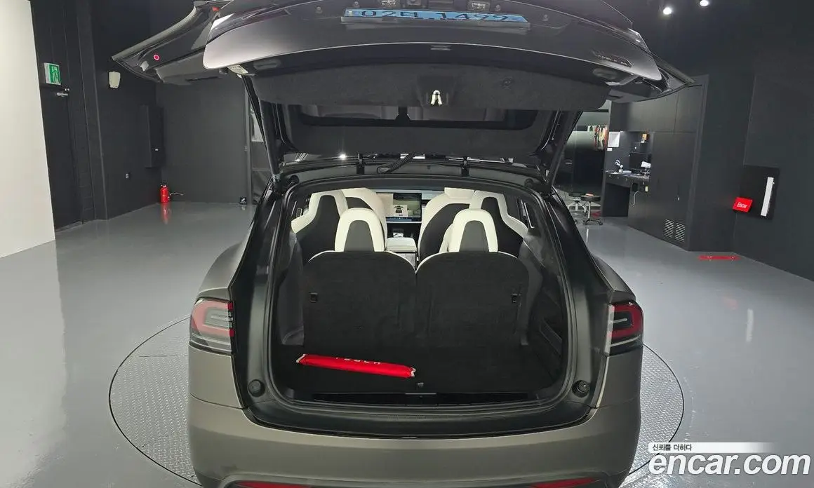 Tesla Model X 2023 0.3 автомат (гидро), фото 32 Tesla Model X 2023 0.3 автомат (гидро), фото 32