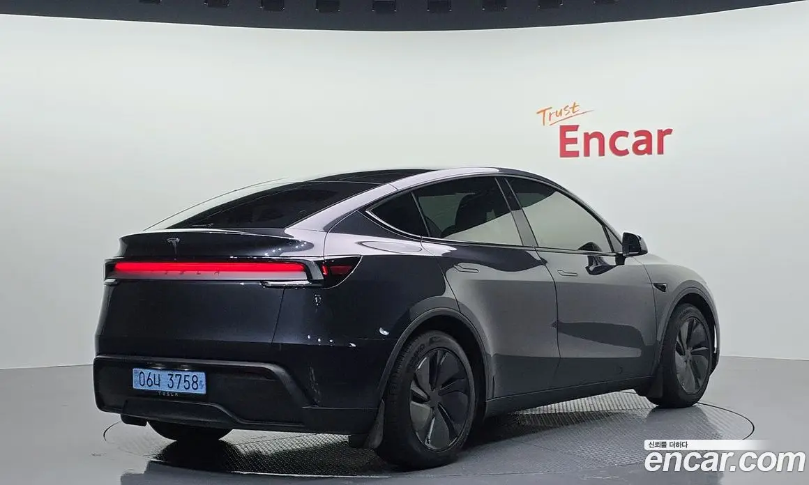 Tesla Model Y 2025 0.2 автомат (гидро), фото 2 Tesla Model Y 2025 0.2 автомат (гидро), фото 2