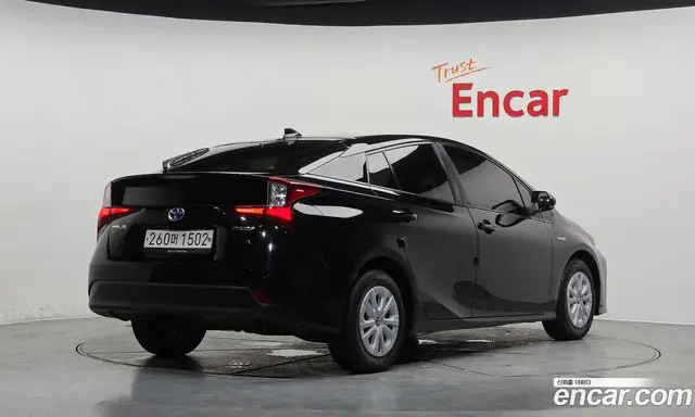Toyota Prius 2021 1.8 автомат (гидро), миниатюра 1 Toyota Prius 2021 1.8 автомат (гидро), миниатюра 1
