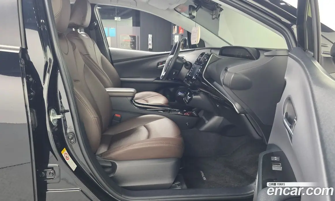 Toyota Prius 2021 1.8 автомат (гидро), фото 16 Toyota Prius 2021 1.8 автомат (гидро), фото 16
