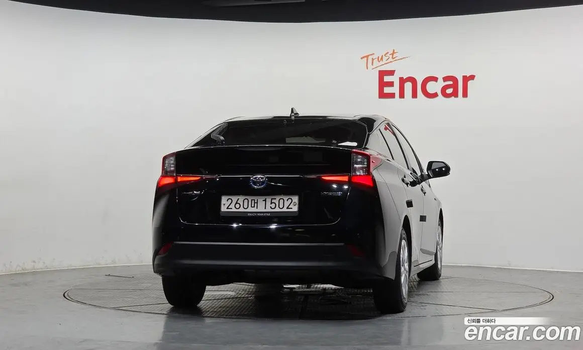 Toyota Prius 2021 1.8 автомат (гидро), фото 3 Toyota Prius 2021 1.8 автомат (гидро), фото 3