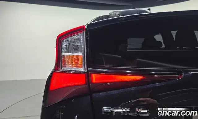 Toyota Prius 2021 1.8 автомат (гидро), миниатюра 8 Toyota Prius 2021 1.8 автомат (гидро), миниатюра 8