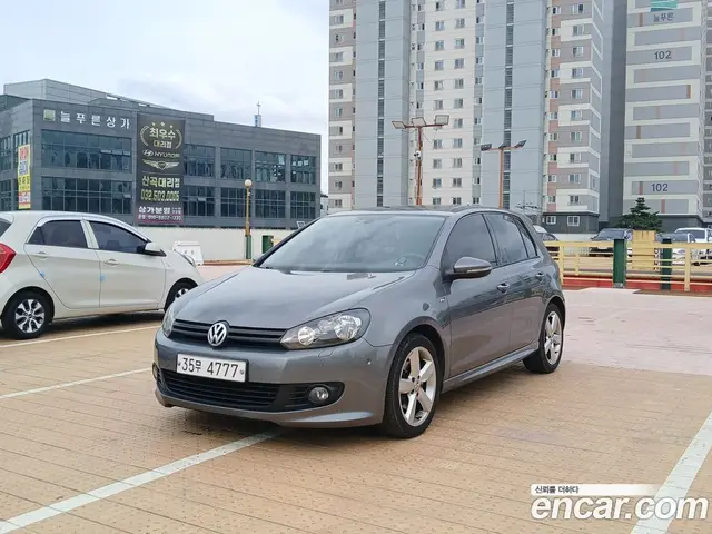 Volkswagen Golf 2013 2.0 автомат (гидро), миниатюра 1 Volkswagen Golf 2013 2.0 автомат (гидро), миниатюра 1