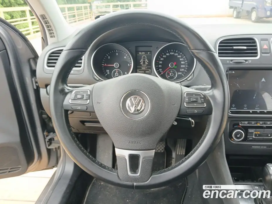 Volkswagen Golf 2013 2.0 автомат (гидро), фото 15 Volkswagen Golf 2013 2.0 автомат (гидро), фото 15
