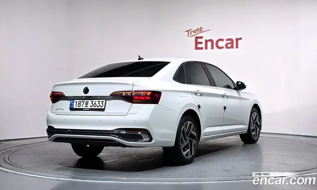 Volkswagen Jetta 2023 1.5 автомат (гидро), миниатюра 2