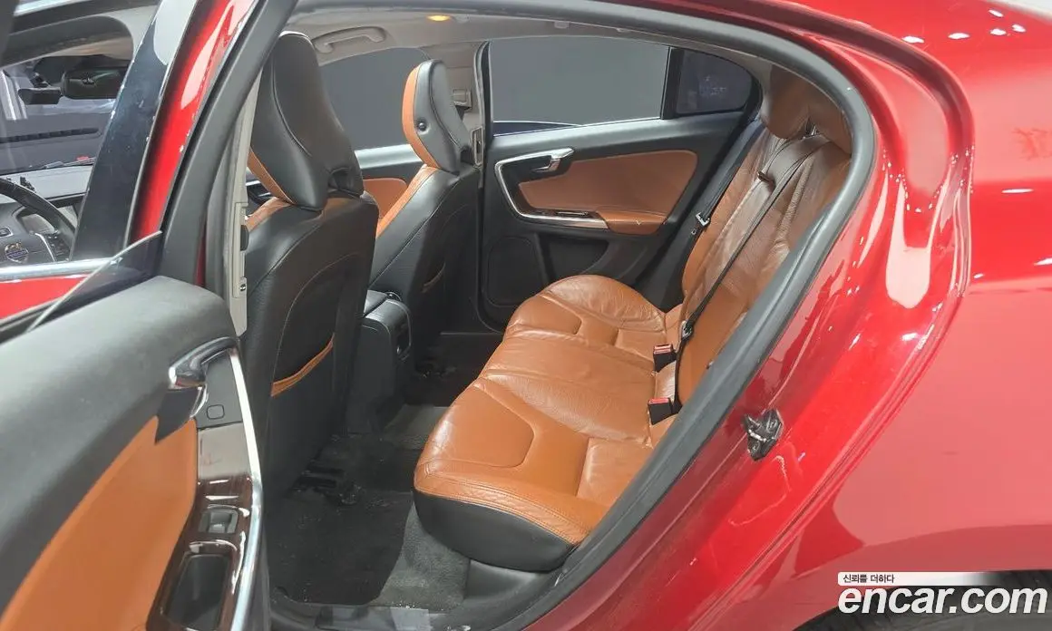 Volvo S60 2012 2.0 автомат (гидро), фото 11 Volvo S60 2012 2.0 автомат (гидро), фото 11