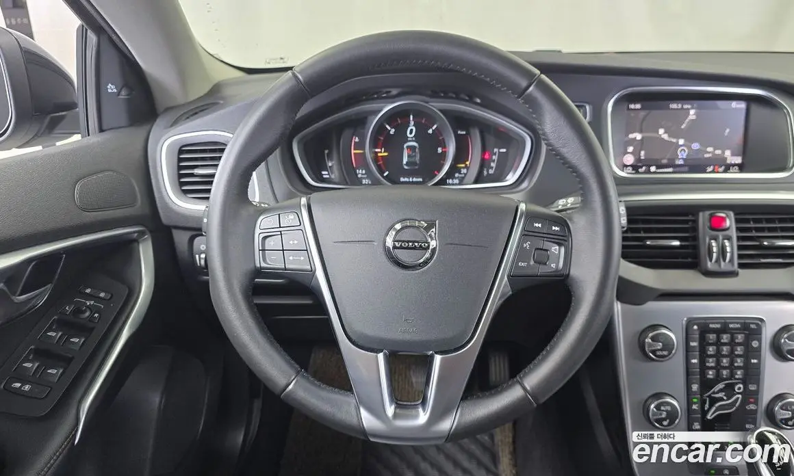Volvo V40 2019 2.0 автомат (гидро), фото 18 Volvo V40 2019 2.0 автомат (гидро), фото 18