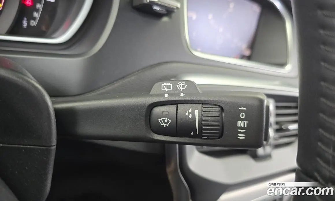 Volvo V40 2019 2.0 автомат (гидро), фото 29 Volvo V40 2019 2.0 автомат (гидро), фото 29