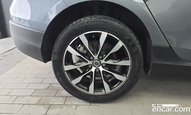 Volvo V40 2019 2.0 автомат (гидро), миниатюра 5 Volvo V40 2019 2.0 автомат (гидро), миниатюра 5