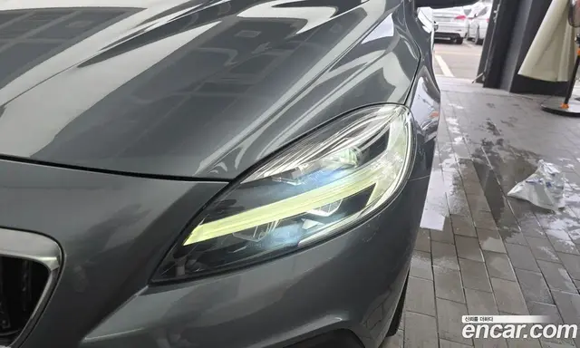 Volvo V40 2019 2.0 автомат (гидро), миниатюра 8 Volvo V40 2019 2.0 автомат (гидро), миниатюра 8