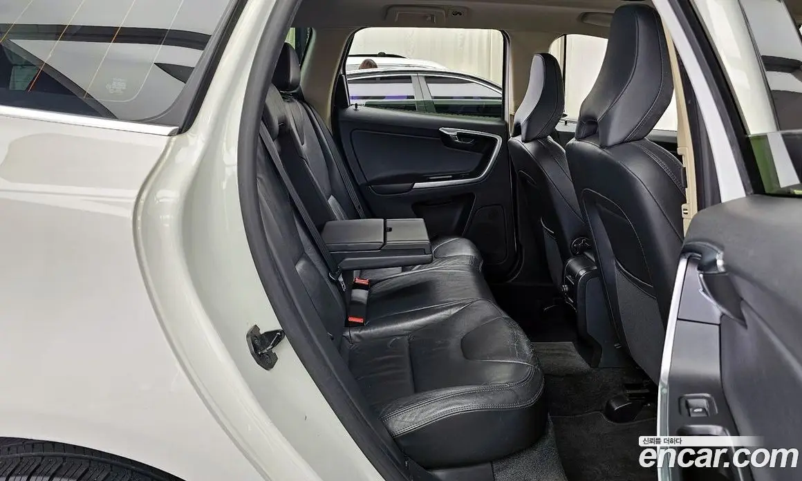Volvo XC60 2013 2.0 автомат (гидро), фото 12 Volvo XC60 2013 2.0 автомат (гидро), фото 12