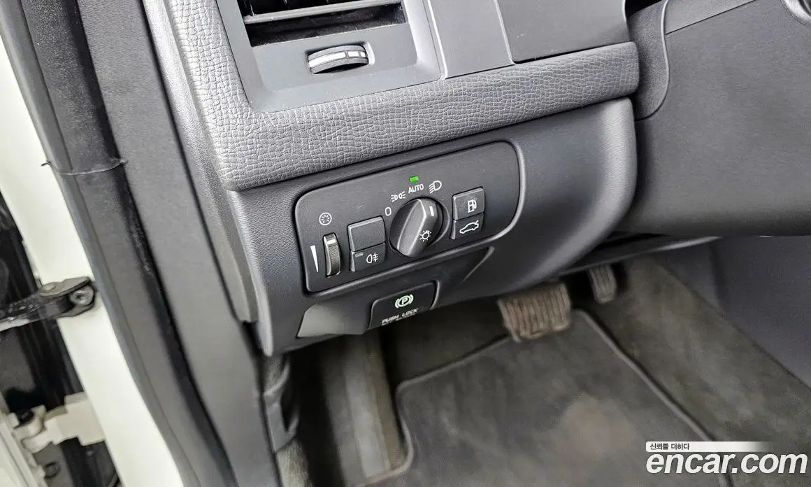 Volvo XC60 2013 2.0 автомат (гидро), фото 16 Volvo XC60 2013 2.0 автомат (гидро), фото 16