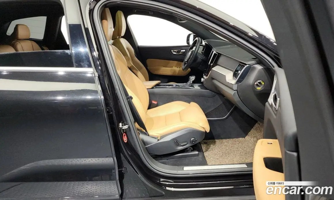 Volvo XC60 2020 2.0 автомат (гидро), фото 11 Volvo XC60 2020 2.0 автомат (гидро), фото 11
