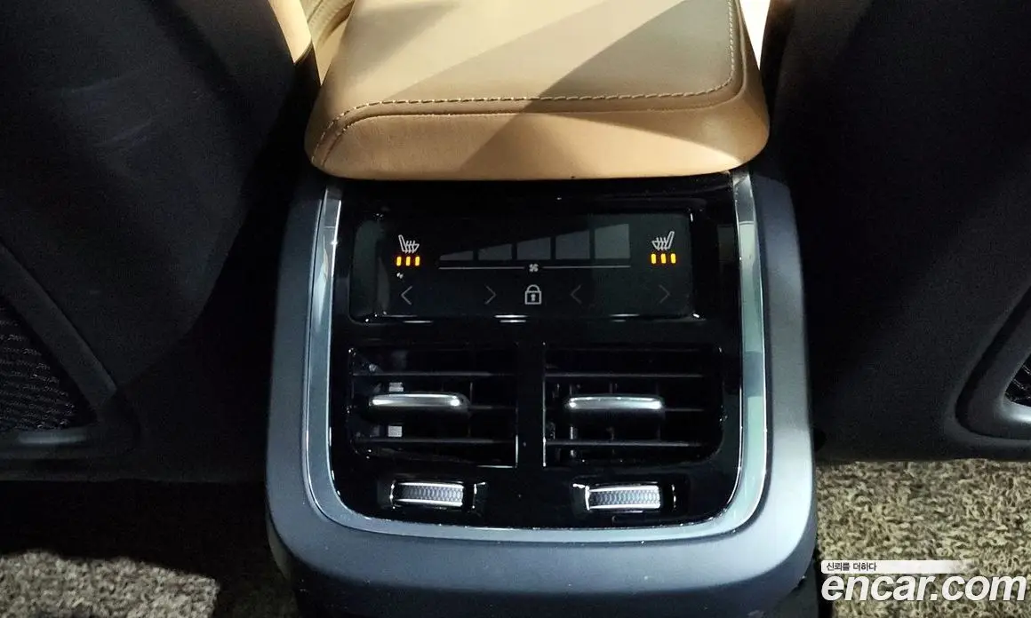 Volvo XC60 2020 2.0 автомат (гидро), фото 18 Volvo XC60 2020 2.0 автомат (гидро), фото 18