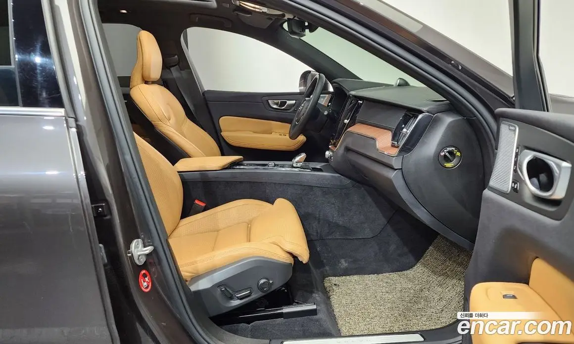 Volvo XC60 2024 2.0 автомат (гидро), фото 15 Volvo XC60 2024 2.0 автомат (гидро), фото 15