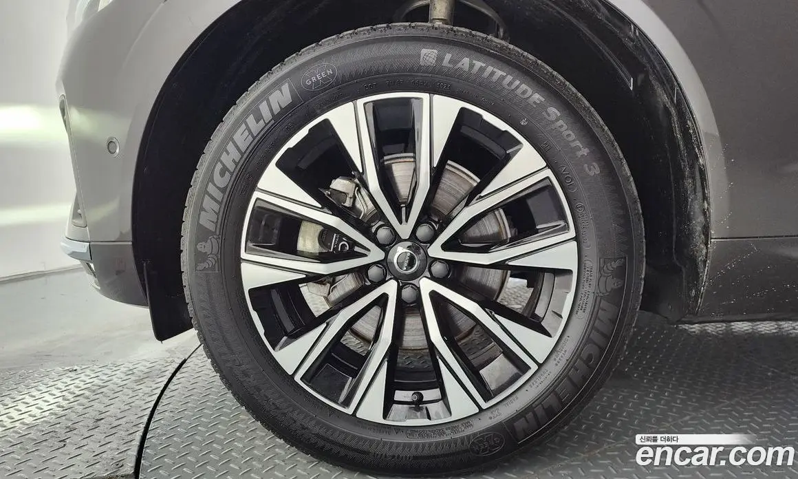 Volvo XC60 2024 2.0 автомат (гидро), фото 4 Volvo XC60 2024 2.0 автомат (гидро), фото 4