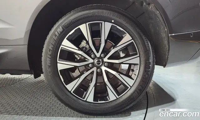 Volvo XC60 2024 2.0 автомат (гидро), миниатюра 6 Volvo XC60 2024 2.0 автомат (гидро), миниатюра 6