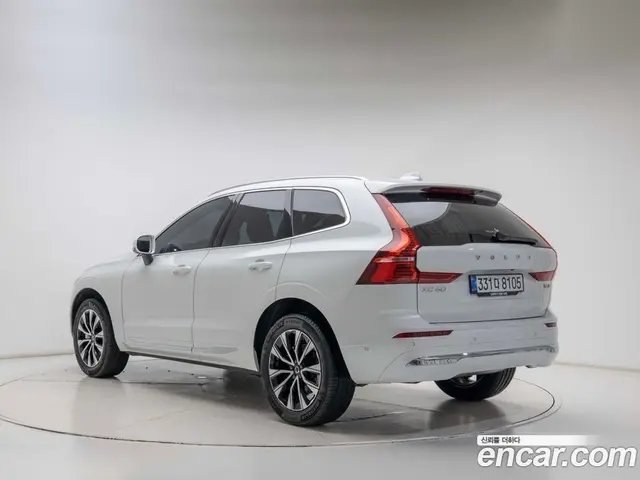Volvo XC60 2025 2.0 автомат (гидро), миниатюра 2