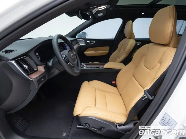 Volvo XC60 2025 2.0 автомат (гидро), миниатюра 11