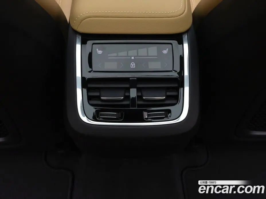 Volvo XC60 2025 2.0 автомат (гидро), фото 18